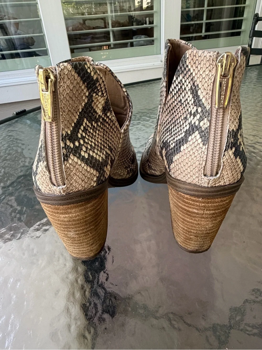 Vince Camuto women’s Gigietta Snakeskin booties, Size 8.5 Preowned